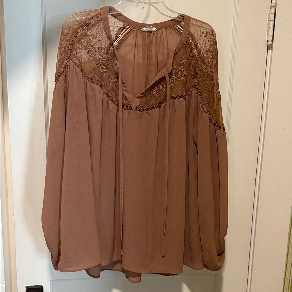 Elegant Lace Detail Women's Blouse